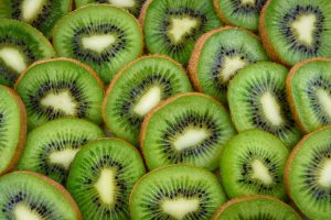 Kiwi có thể gây triệu chứng đau bụng, tiêu chảy