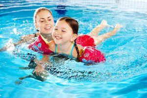 Lợi ích của bơi lội là vận động cơ thể toàn diện