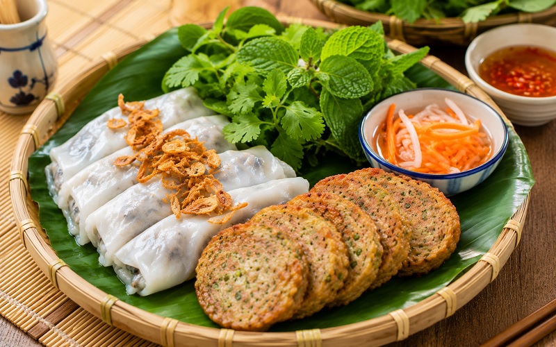 Bánh cuốn chả cốm